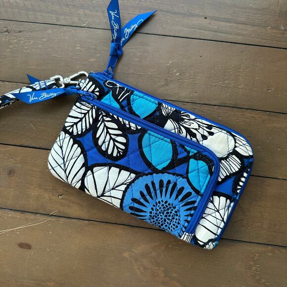 Vera Bradley Blue Floral Zip Around Wristlet - Picture 1 of 5